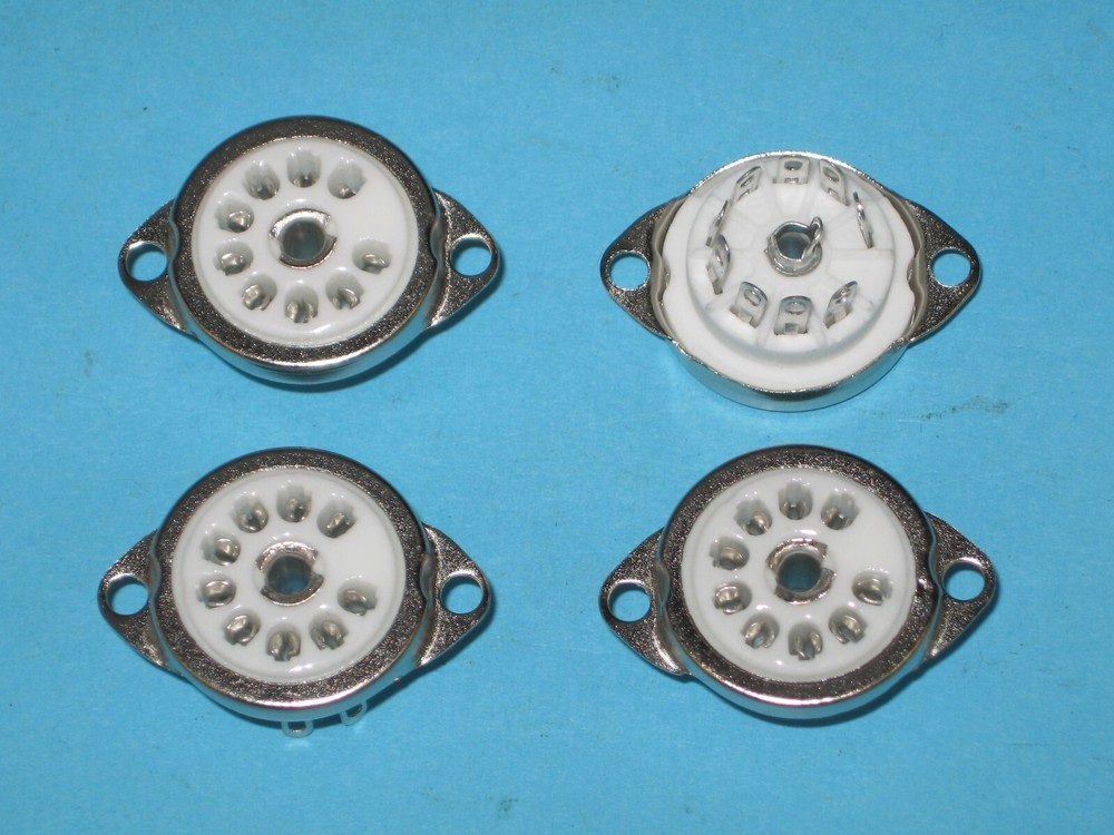 Tube Socket – 9 Pin – ceramic – lot of (4)