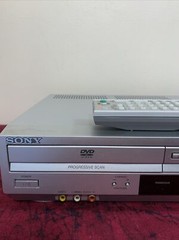 Sony SLV-D370P DVD/VCR Combo Video Cassette Recorder With Remote