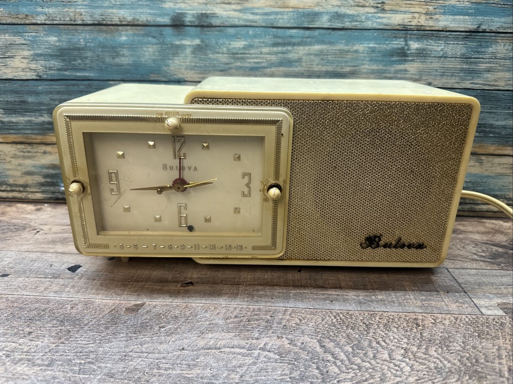 VTG 50’s Bulova Clock Radio Model 100 Made In USA Tested Radio