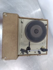 Audiotronics Model 304A, 4-Speed 16/33/45/78 RPM, Turntable, Record Player
