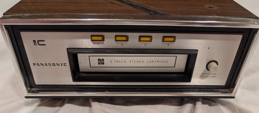 Panasonic RS-802US 8 Track Player Wood Grain Cabinet WATCH VIDEO