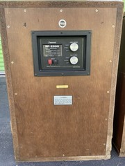 (SET OF 2) VINTAGE SANSUI SP-2500 FLOOR SPEAKERS