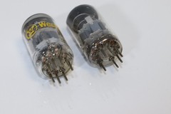 PAIR – AMPEREX WESTINGHOUSE – ECC88 / 6DJ8 – VACUUM TUBE – 104%-91% & 96%-92%