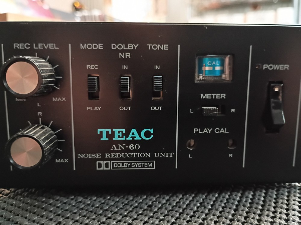 TEAC AN-60 Noise Reduction Unit – POWERS ON, LOOKS GOOD
