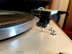 Great Condition Vintage Philips 212 Electronic Turntable -Cleaned and Serviced