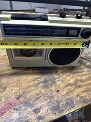1980’s GE General Electric AM/FM Radio Cassette Recorder Model Beige Works !