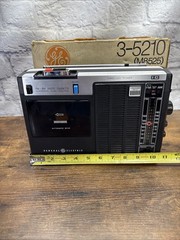 Vintage GE FM/AM Radio Cassette Recorder 3-5210 (M8525) Rare Tested W/ Box