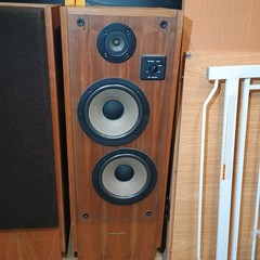 Realistic Optimus T-100 Speakers Walnut Veneer Audiofile Radio Shack Tandy WORKS