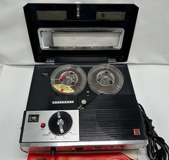 National Portable Reel To Reel RQ 102S Player Recorder PARTS/MAY NEED REPAIR VTG