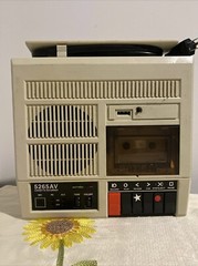 VINTAGE CALIFONE AUDIO CASSETTE RECORDER Model # 5265AV Used in Good Condition