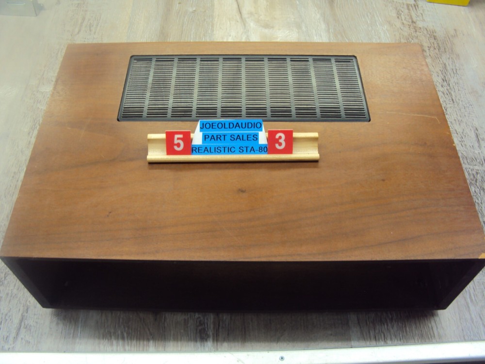 Realistic STA-80 Receiver Wood Case, Feet & Mounting Screws. Read More Below.