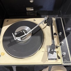 General Electric GE Wildcat Portable Record Player Turntable, UNTESTED FOR PARTS
