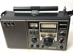 Panasonic 8BAND FM/AM/ SW1-6 Receiver, Model No RF-2200 , Tested/Works..