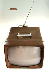 “Vintage 1950s GE Portable TV w/ Rabbit Ears – Mid Century Prop Decor”