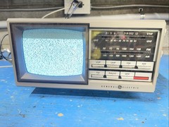 General Electric GE Portable 5″ Tv/Radio 7-7150A Gray Tested 1980s