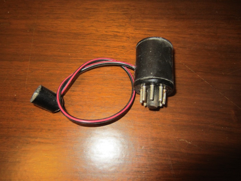 5 Pin Socket Adaptor with 8 Pin base
