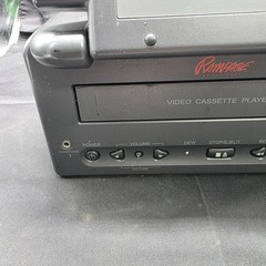 VTG Rampage Audiovox VBP1000 4″ LCD Monitor VCP VHS Player Portable Combo w/Case