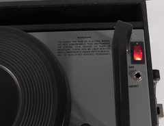 VINTAGE RECORD PLAYER HAMILTON ELECTRONICS CORP. Original in nice condition.