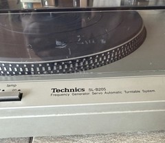 Technics SL-B205 Semi-Automatic Belt Drive Turntable Serviced AT3600L
