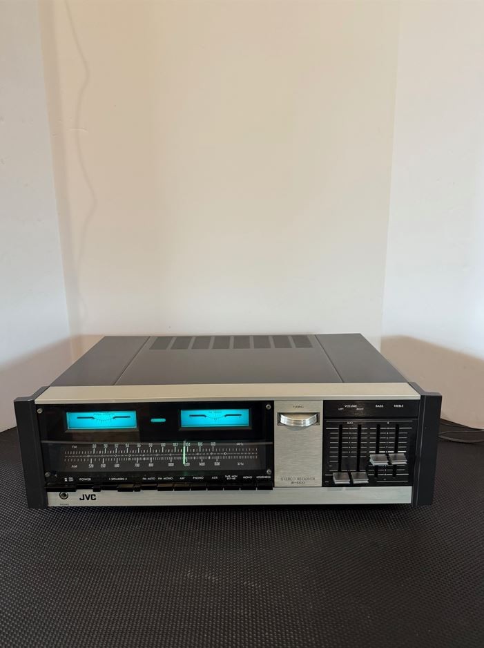 Vintage 70’s JVC Stereo Receiver JR-S100. Fully Functional