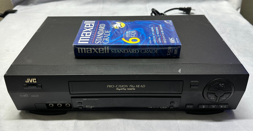 JVC HR-VP690U VCR Plus+ VHS Player (NO REMOTE) USED/WORKS