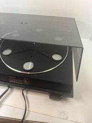 Mitsubishi MGA DP-200 Turntable. For Parts Only.