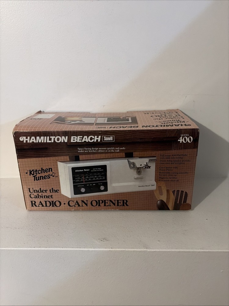 Vintage Hamilton Beach Scovill Model 400 Under Cabinet Radio / Can Opener NIB