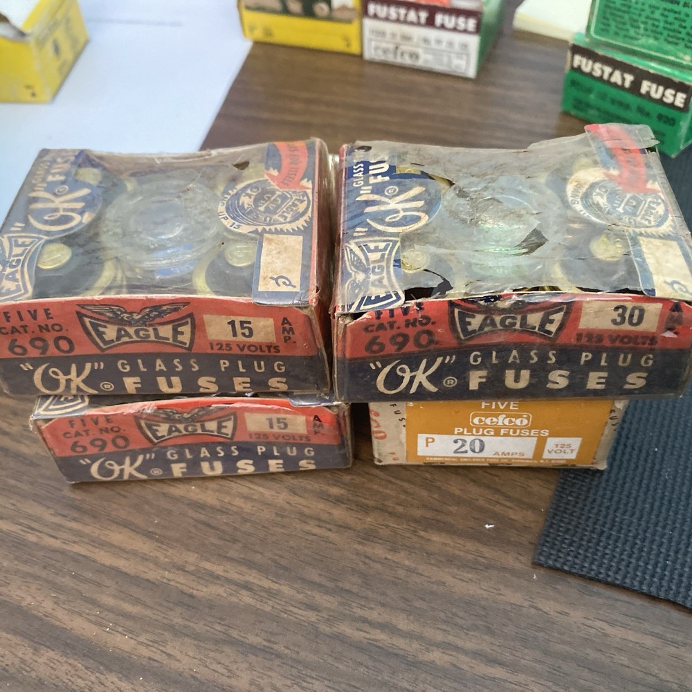 Vintage EAGLE & CEFCO Glass Plug Fuses Screw in 15 , 20, 30 AMP 125 Volts #RD-bn