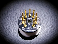 GARAGE1217 5670 / 2C51 / 396A / 6N3P TO 6922 / 6DJ8 / ECC88 TUBE SOCKET ADAPTER