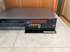 Vtg Hitachi VT-1300A 3 Head VHS VCR 1980s Clock Made in Japan For Parts Repair