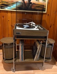 1965 Zenith Z565W Circle Of Sound Record Player Speakers Gusdorf stand Listen !