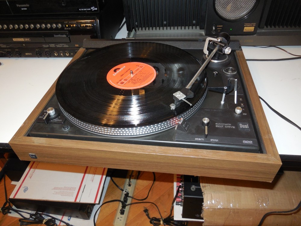 DUAL 522 VINTAGE TURNTABLE