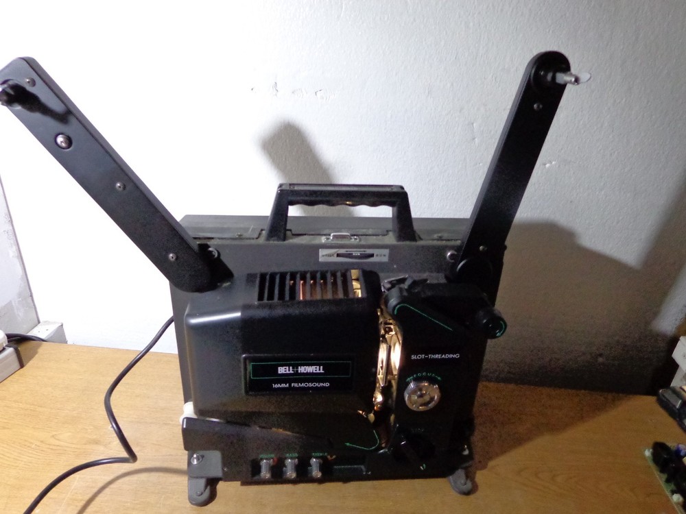 Bell and Howell 3580 Filmosound 16MM Film Projector