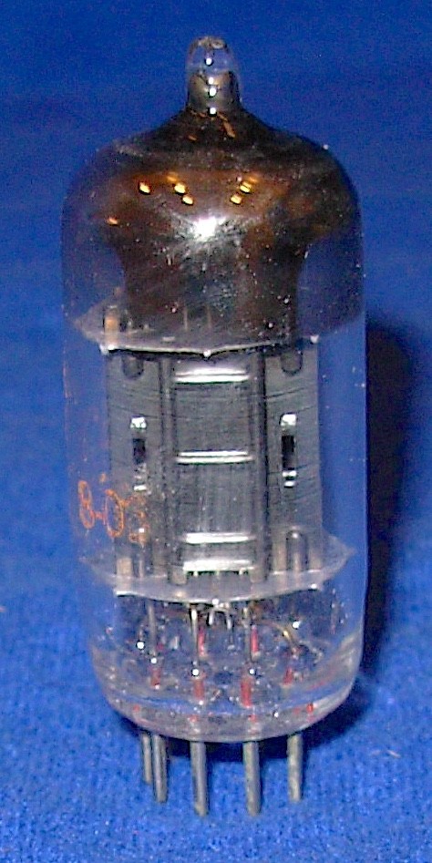 Strong Balanced Raytheon 12AX7 Black Plate Square Getter Vacuum Tube