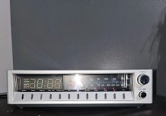 Vintage Silver Realistic Chronomatic 232 Alarm Clock Radio AM FM Tested Working
