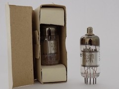 1x Soviet 2E2P – Electrometric Double TetrodeTube With Common Cathode 2Э2П 2Е2П