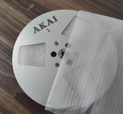 One silvery TAPE REEL Akai 7″ inch Light Metal Aluminum Take Up Reel