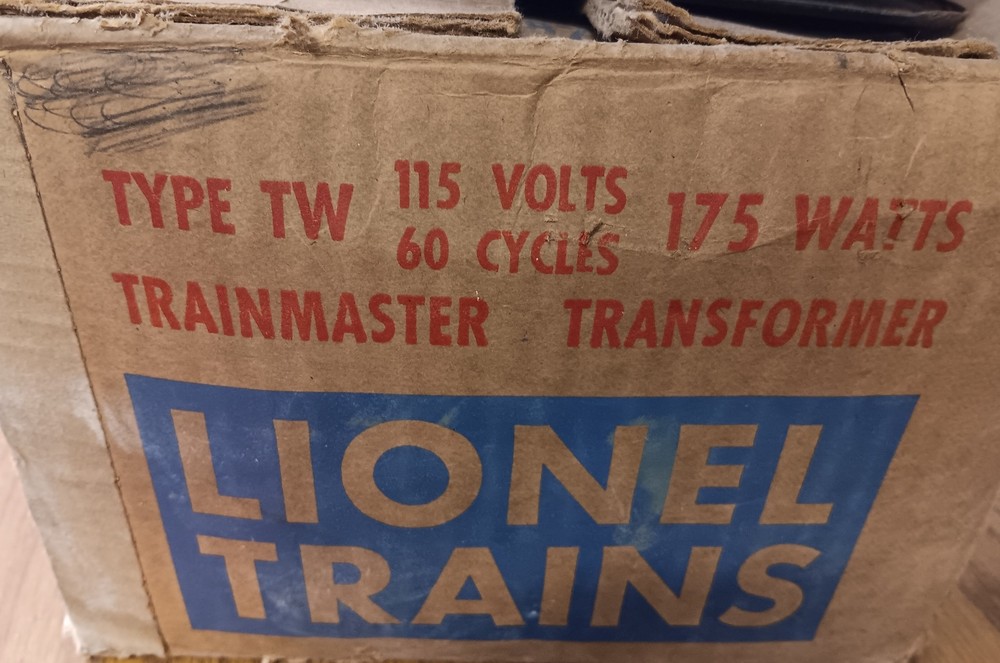 Vintage Lionel Transformer TW 175 Watts. Original box Large transformer