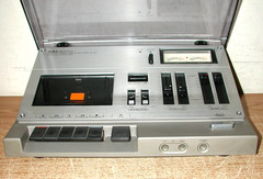 VINTAGE AIWA SOLID STATE STEREO CASSETTE DECK MODEL AD-1250 – POWERS ON – NICE!
