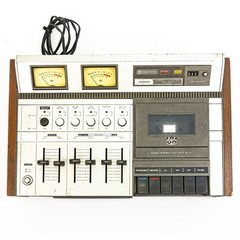 Hitachi D-3500 Stereo Cassette Deck — Sold As-Is (Rewind Not Working)