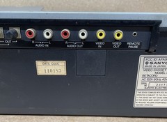 Sanyo Beta Hi-Fi Stereo Betamax- VCR7200 – FOR PARTS/REP Power Tested No Remote