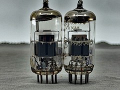 (2) Amperex Hewlett Packard 6DJ8 ECC88 Tubes O Getters Heerlan Holland Test NOS