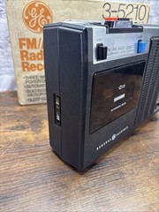 Vintage GE FM/AM Radio Cassette Recorder 3-5210 (M8525) Rare Tested W/ Box