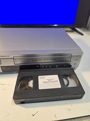 SANYO DVW-7200 VHS/DVD VCR-DVD Combo 4-Head Hi-Fi Progressive Scan