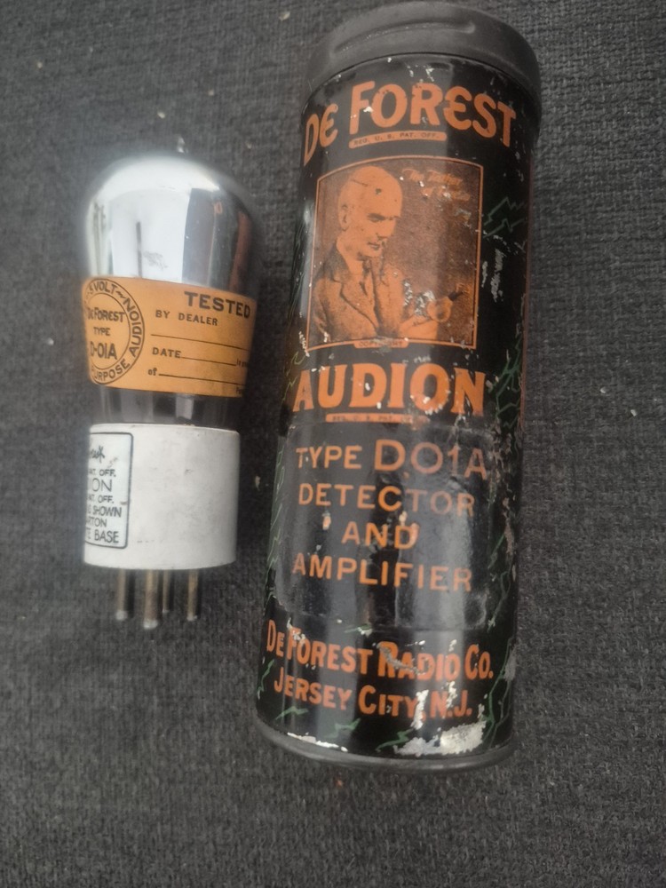 De Forest Audion D-01A Detector/Amplifier Vacuum Tube w/ Can