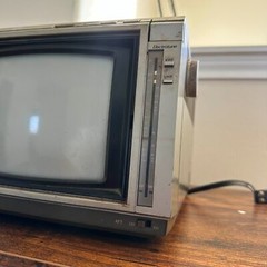 Vintage Panasonic Color Pilot TV 7″ CT-7711A Portable Retro Video Gaming CRT