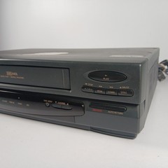 Funai FE226E VCR VHS 4 Head Video Cassette Tape Player Recorder – Plays Works