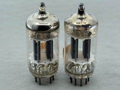 (2) Siemens Smooth Plate 12AX7 ECC83 Vacuum Tubes O Getters Test NOS on TV-7B/U
