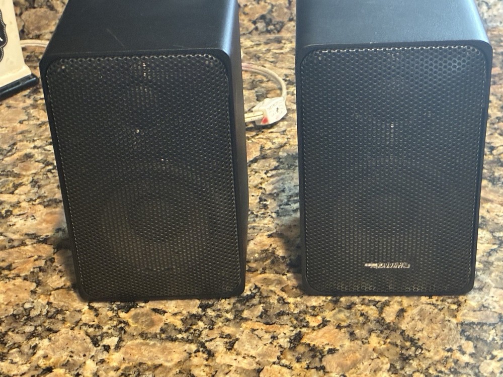 Vintage Radio Shack Realistic Minimus 7 Speakers Black 8 Ohms 40W Sound Great !