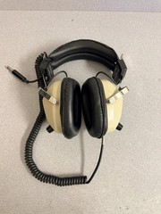 Realistic Nova Pro Stereo Headphones 8 Ohm Beige Black Adjustable Headband 1970s
